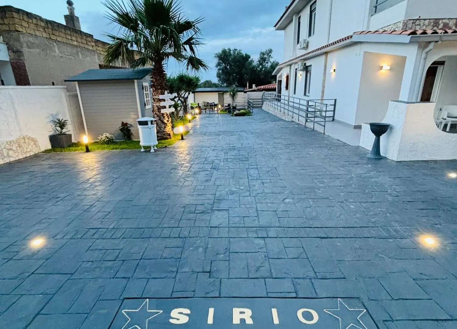 Sirio Rooms And Apartments Carini Italien