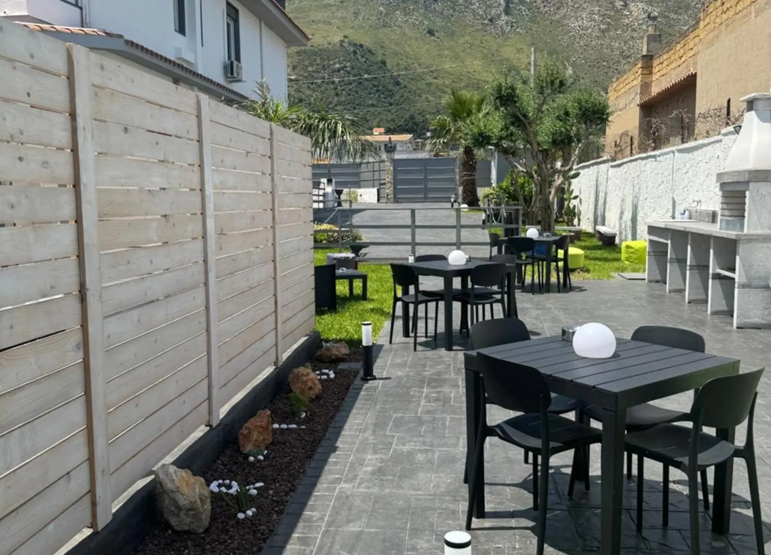 Sirio Rooms And Apartments Carini Guest house