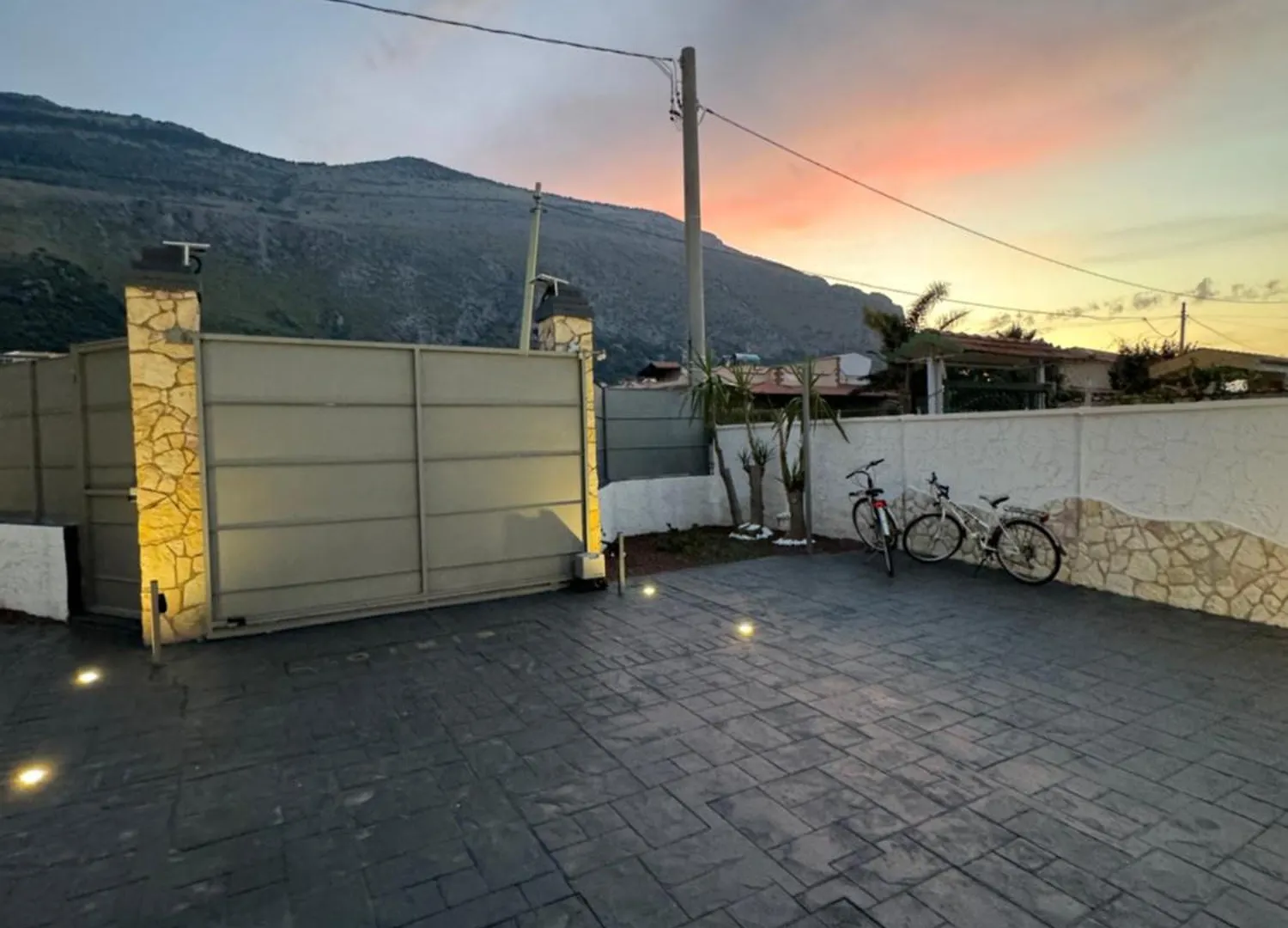 Sirio Rooms And Apartments Carini 0*,  Italien